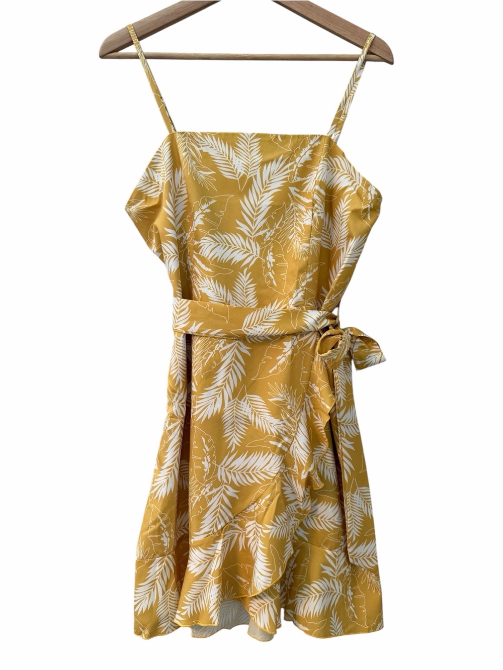 GLM Sleeveless Faux Wrap Dress Sz XL Yellow Leaf Print Thin Straps Ruffle Beach